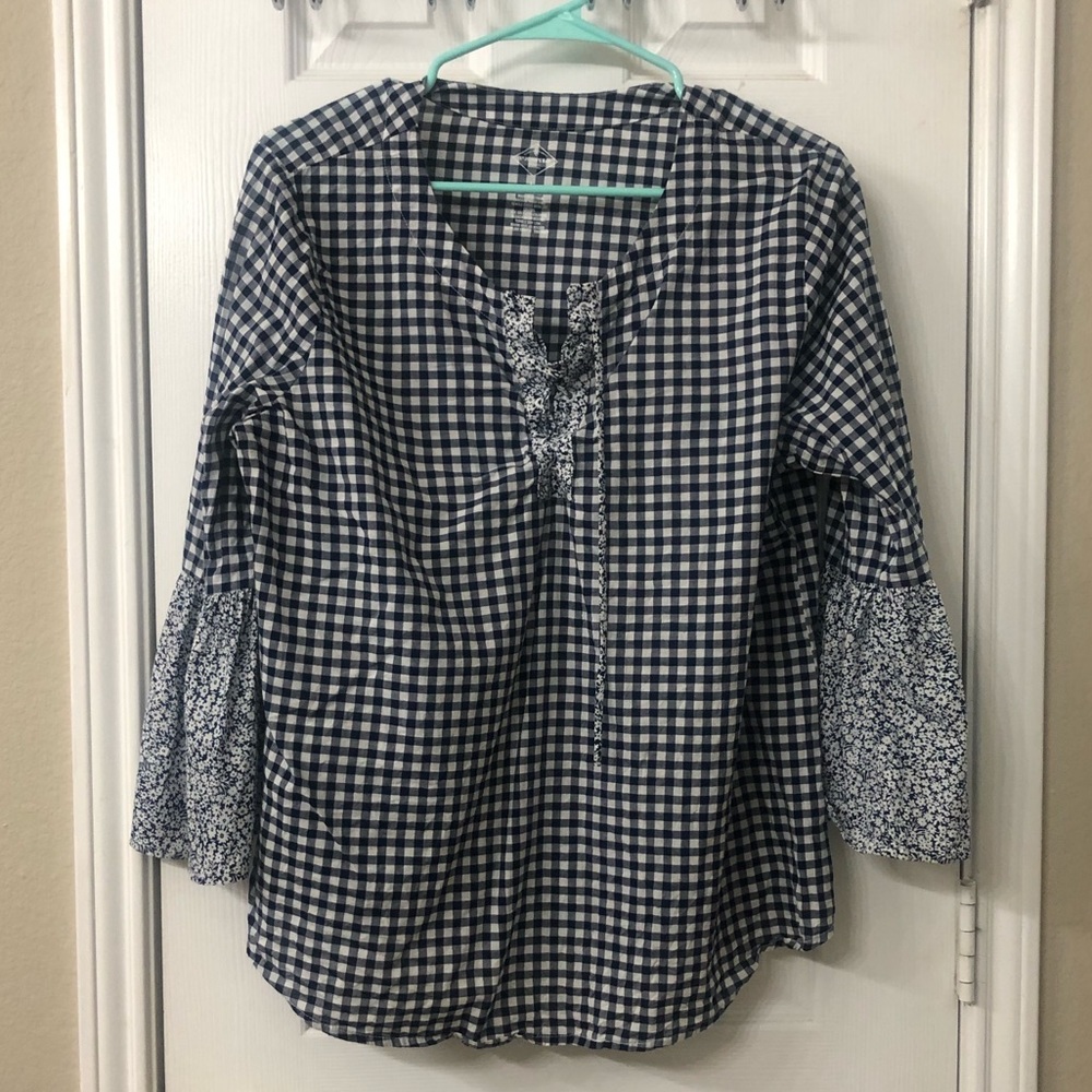 3/4 sleeve top.